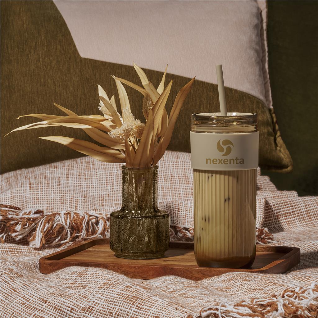Mayfair Plastic Tumbler & Straw – 650ml
