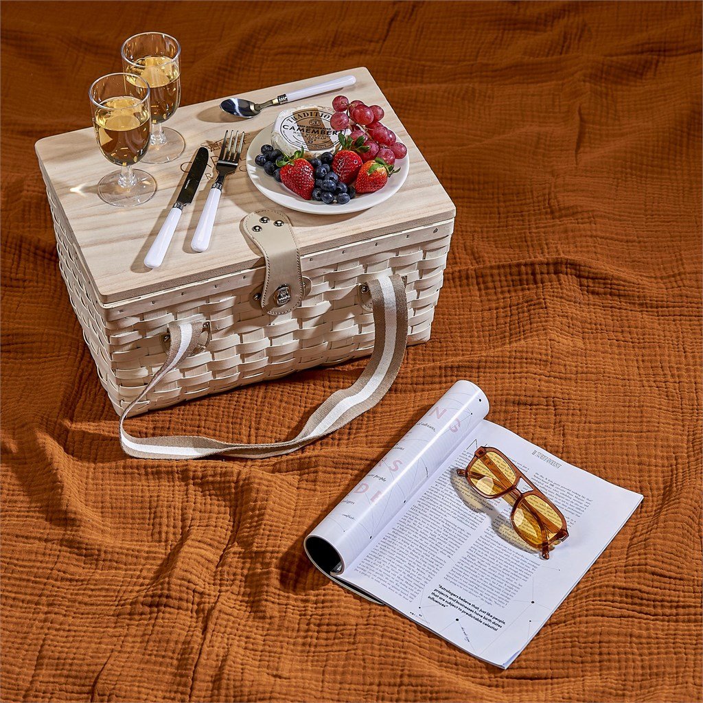 Montega 2-Person Picnic Basket