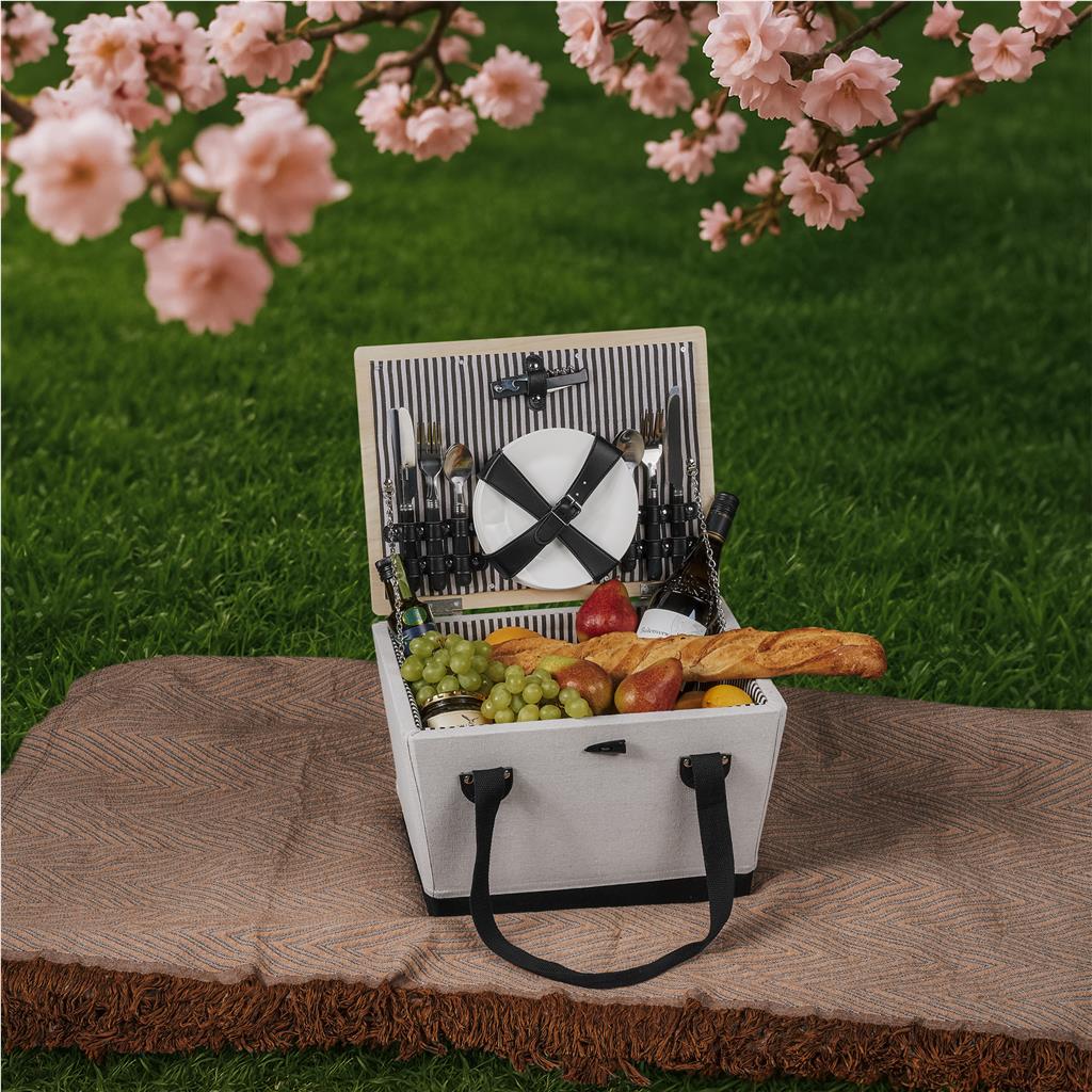 Willow 4-Person Picnic Basket